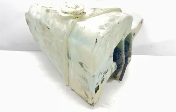 Windshield washer fluid reservoir/tank