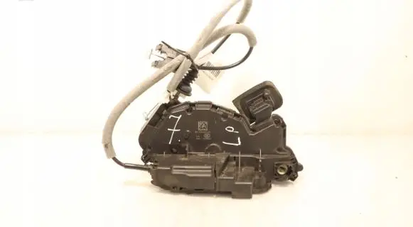 Skoda Fabia Mk3 (NJ) Front door lock 5TB837015