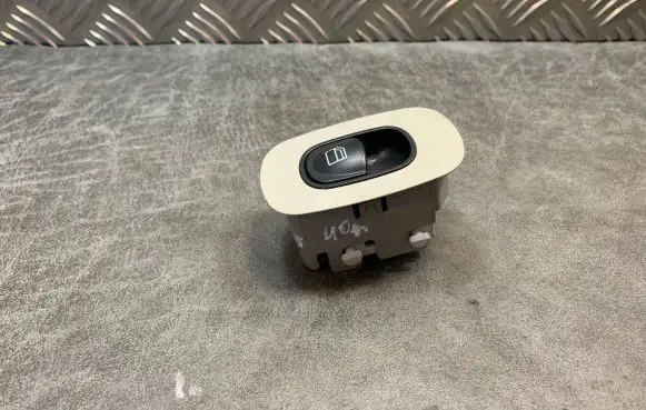 Mercedes-Benz CLK A209 C209 Electric window control switch P0081100