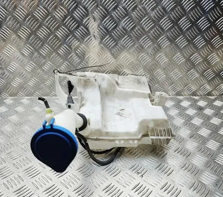 Ford Focus Windshield washer fluid reservoir/tank BV6113K175A BV6113K175B