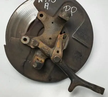 Mercedes-Benz COMPAKT W115 Front wheel hub spindle knuckle