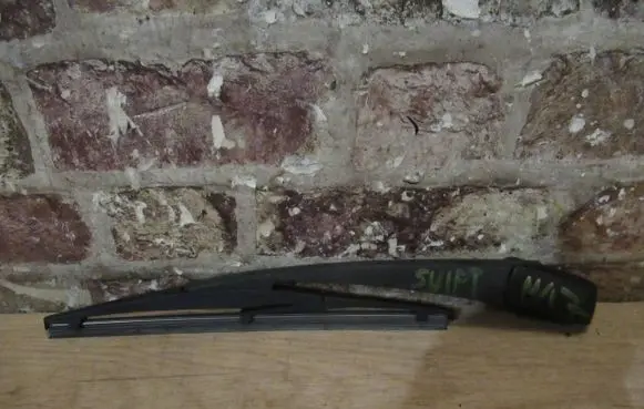 Suzuki Swift II Tailgate strut 