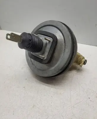 BMW 5 E39 Brake booster 1163516