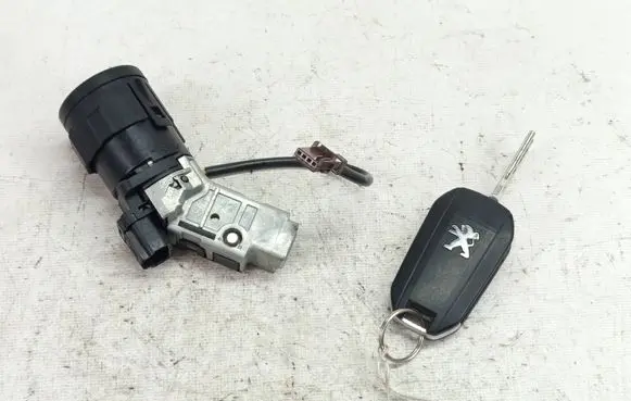 Peugeot 208 I Ignition lock 9663123380
