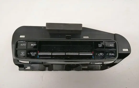 Toyota Auris E180 Climate control unit 5546802030 75H695