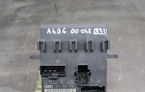 Audi A4 S4 B6 8E 8H Light relay 8E0907279A