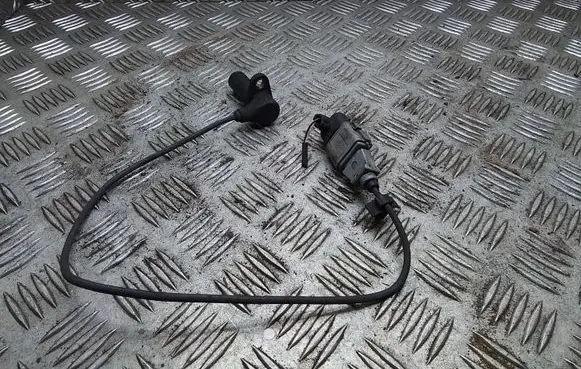 Volkswagen PASSAT B5.5 Crankshaft position sensor 038907319E