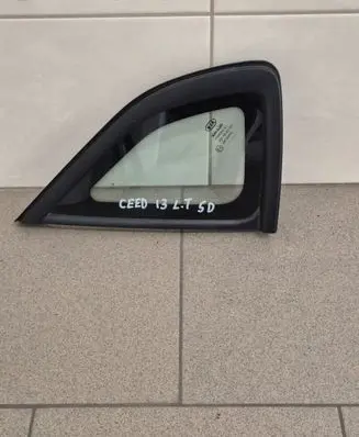 KIA Ceed Rear side window