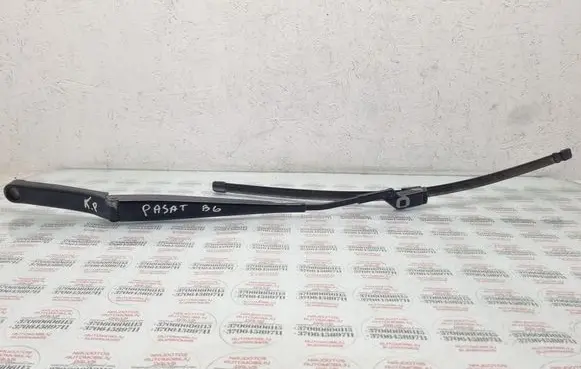 Volkswagen PASSAT B6 Front wiper blade arm 3C1955409C