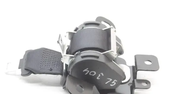 Nissan Qashqai Middle seatbelt (rear) 606161961