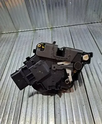 Ford Focus C-MAX Rear door lock 3M5AR26413BK C75RB 3104A