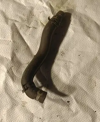 Volkswagen Touareg I Engine coolant pipe/hose 059121073B