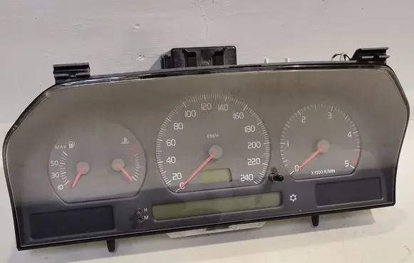 Volvo V70 Speedometer (instrument cluster) 9451530 9168144