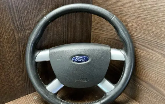 Ford C-MAX I Steering wheel 5M51R042B85AA 3M513600B