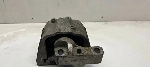 Volkswagen Golf IV Engine mount bracket EGT601060