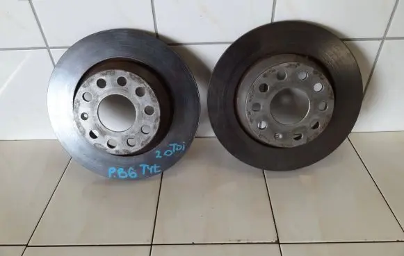 Volkswagen PASSAT B6 Rear brake disc
