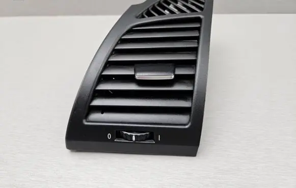 BMW 1 E81 E87 Dashboard side air vent grill/cover trim 7059187 64227059187 P0101171
