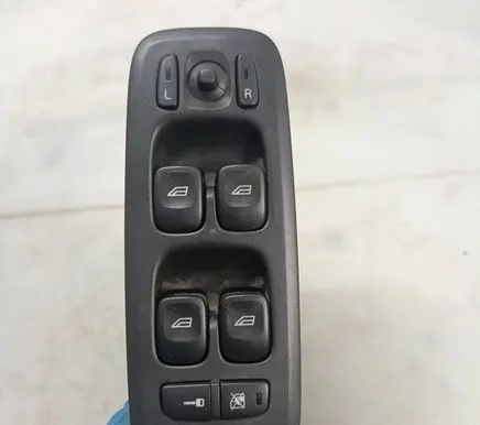 Volvo V70 Electric window control switch 30658116 02W32E