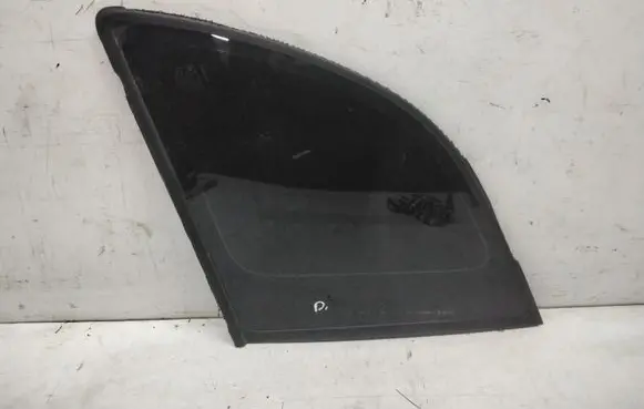 Toyota RAV 4 (XA20) Rear side window