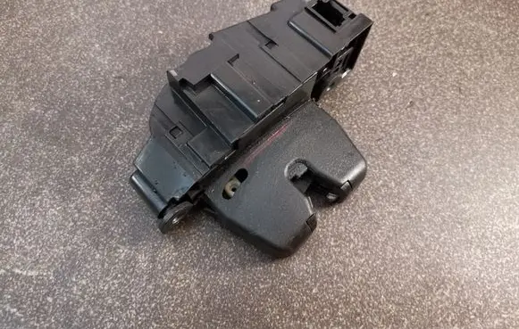 Peugeot 308 Tailgate/trunk/boot lock/catch/latch 9671153680