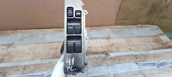 Nissan X-Trail T30 Electric window control switch