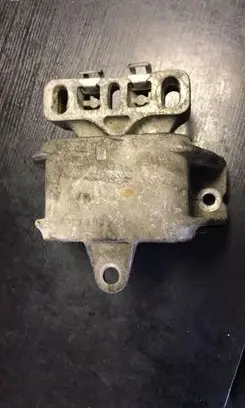 Volkswagen Golf IV Engine mount bracket 1J0199555