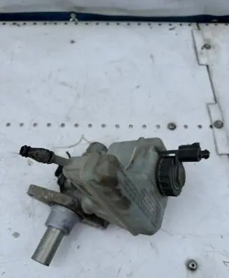 Volkswagen PASSAT B6 Master brake cylinder 3C1611301