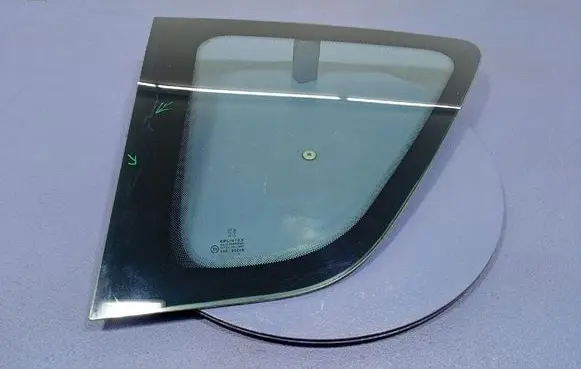 Peugeot 1007 Rear side window 