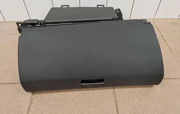 Mercedes-Benz A W169 Glove box