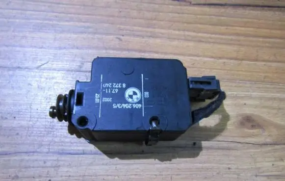 BMW 3 E46 Central locking motor 67118372240
