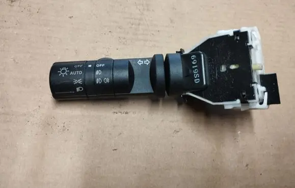 Nissan Qashqai Indicator stalk 14425