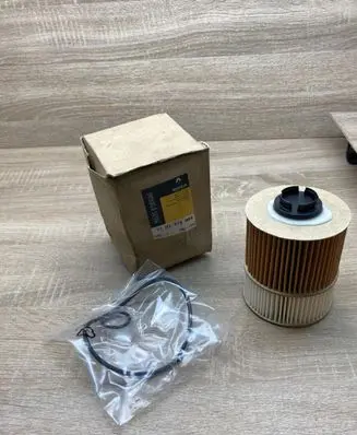 Renault Espace IV Oil filter cover 7701474004