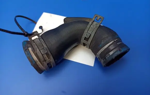 Mercedes-Benz E C207 W207 Engine coolant pipe/hose A651