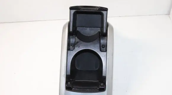 Cup holder front