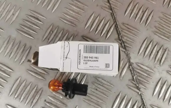 Volkswagen Crafter Mirror indicator light 2E0945981