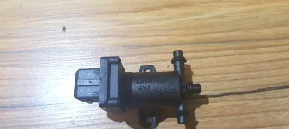 Mercedes-Benz C W202 Turbo solenoid valve A2028000178 95V35