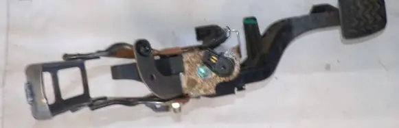 Toyota Yaris Clutch pedal 