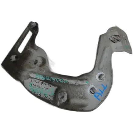 Volkswagen Golf Sportsvan Fender mounting bracket 510821135C