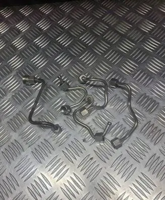 Renault Clio IV Fuel injector supply line/pipe 