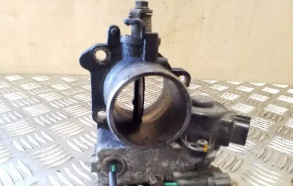 Toyota RAV 4 (XA20) Throttle valve