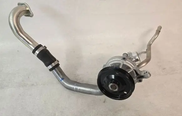 Volvo XC40 Water pump 32382367