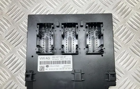 Audi Q3 8U Comfort/convenience module 8X0907063AF