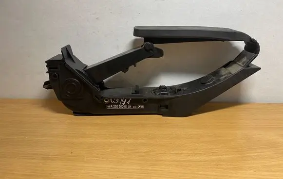 Mercedes-Benz S W220 Accelerator throttle pedal A2203000104 C3491