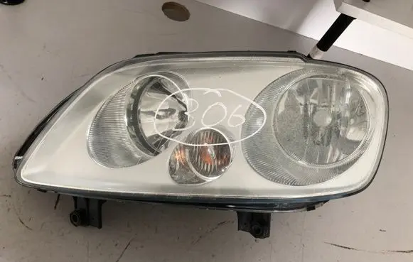 Volkswagen Touran I Headlight/headlamp 2K0941005B 4VEX13006AF