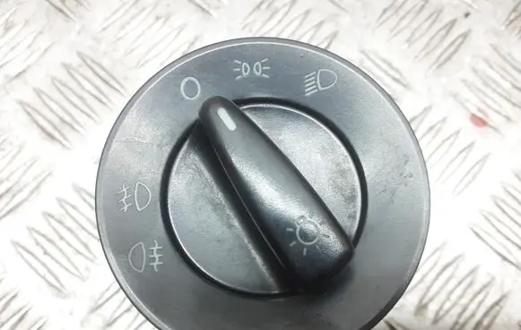 Volkswagen PASSAT B5 Light switch 1C0941531