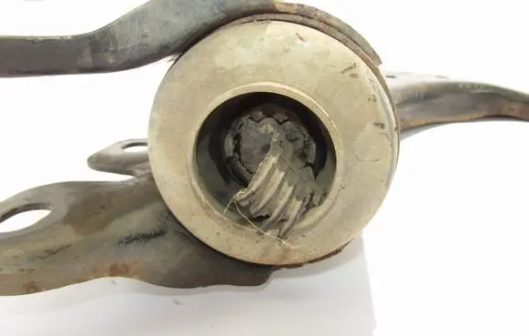 Front lower control arm/wishbone