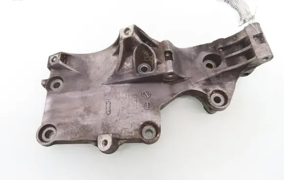 Volkswagen PASSAT B6 Generator/alternator bracket 03G903143A