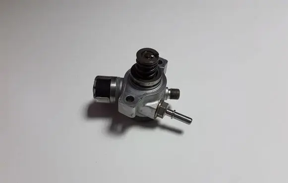 Subaru Forester SK Fuel injection high pressure pump 16625AA070