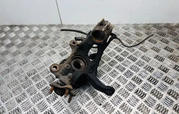 Volkswagen Golf VII Front wheel hub