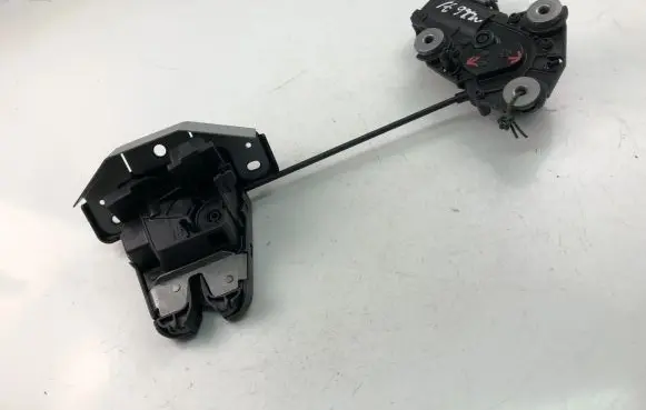 Volvo S90, V90 Tailgate/trunk/boot lock/catch/latch 31484599